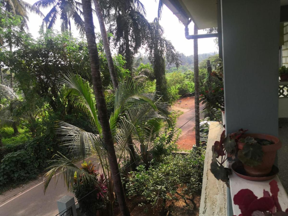 Celso'S Home Stay Панаджи Экстерьер фото